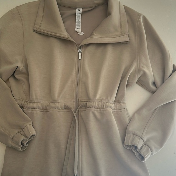 Lululemon - Picture 5 of 11